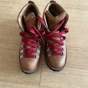 Danner Boots Mountain Light Boot Women's 10